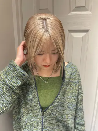 ショート カラー ⭐ハイトーンブリーチ ミルクティーピンクのヘアスタイル