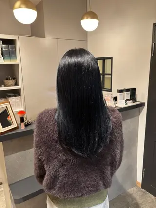 ロング カラー 山科 愛実のヘアスタイル
