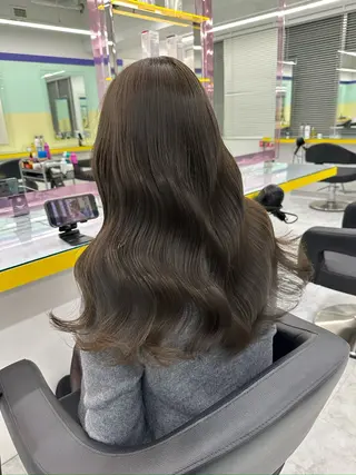 ロング カラー ブリーチ縮毛矯正加藤 赤み無し透明感ヘアのヘアスタイル