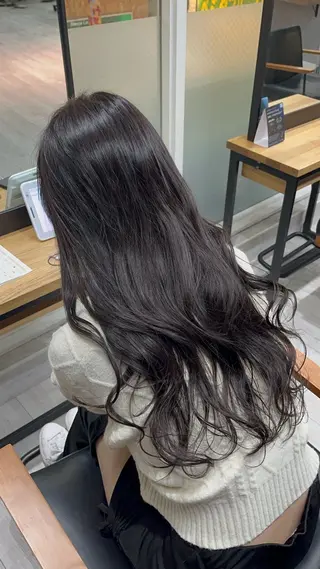 ロング カラー アイバ シュンのヘアスタイル