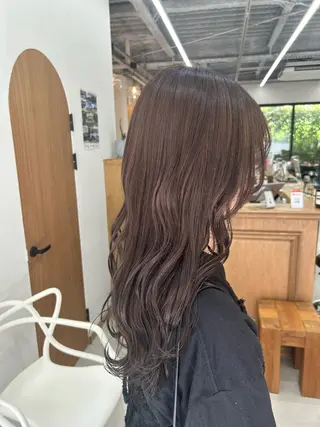 ロング なつめ🐶ショート ベージュカラーのヘアスタイル