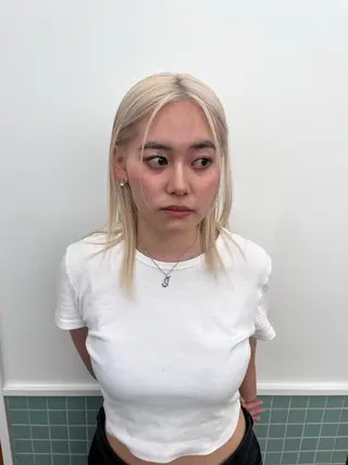 セミロング カラー ムード造るハイトーン ケアブリーチ/ユウキのヘアスタイル