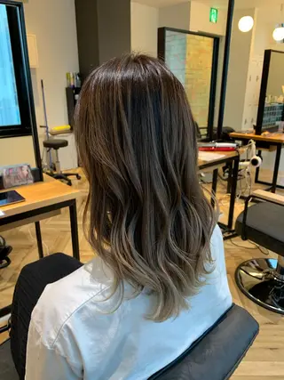 セミロング カラー 【S.BROOM】 店長　西川徹のヘアスタイル