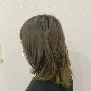 ミディアム 西能 心音のヘアスタイル