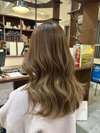 ロング 小玉 唯依のヘアスタイル