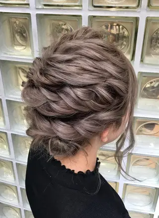 セミロング ヘアアレンジ イズ ミのヘアスタイル