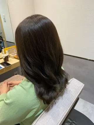 セミロング カラー やまぐち あやみのヘアスタイル