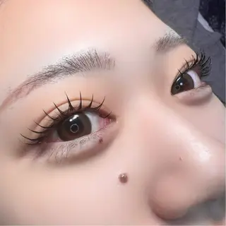 マツエク・マツパ Salon de Chérieの眉毛・アイブロウイメージ