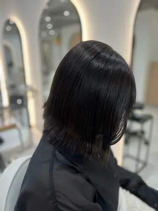 カラー Zina aimiのヘアスタイル