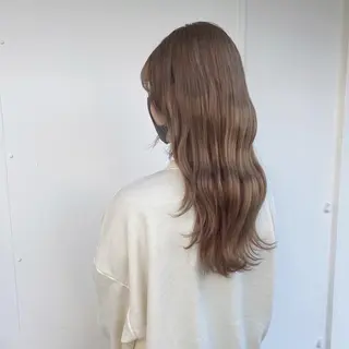 ロング カラー shiori ﾍﾞｰｼﾞｭｶﾗｰのヘアスタイル