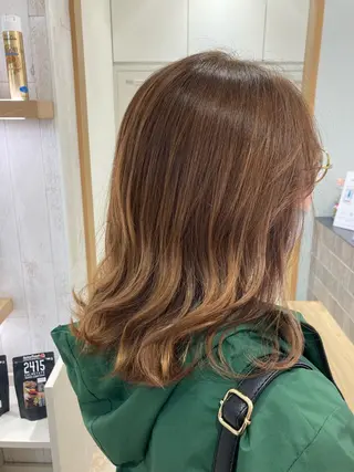 ミディアム カラー cyan SANAMIのヘアスタイル
