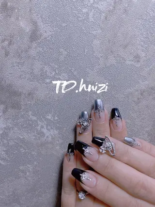 セミロング めぐみのネイルサロン スタッフ練習のネイルデザイン