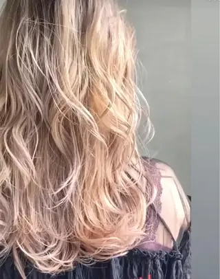 ミディアム カラー ケア剤オタク×海外 ヘア長谷川裕起のヘアスタイル