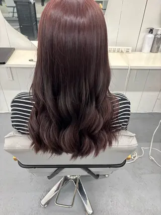 セミロング 腰越 麻奈のヘアスタイル