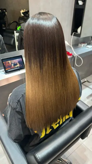 ロング 坂谷 BUCKS/縮毛矯正のヘアスタイル