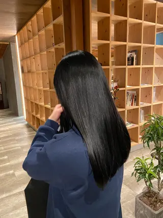 ロング . mioのヘアスタイル