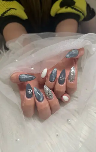 ネイル AOAQUA SHIORIのネイルデザイン