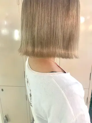 ショート カラー ヘアアレンジ 🧨ブリーチー×ボブ レイヤー💎じゅえるのヘアスタイル