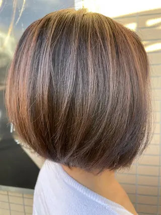 ミディアム 坂野 結子のヘアスタイル