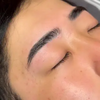 アイブロウ あい あやみのヘアスタイル