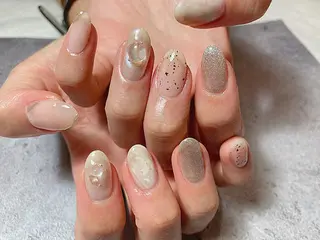 ショート カラー ネイル マツエク・マツパ illum hicariのネイルデザイン