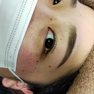 アイブロウ マツエク・マツパ 宜野湾Eyelash w/の眉毛・アイブロウイメージ