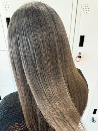 カラー 八木菜美 似合わせ/ニュアンスのヘアスタイル