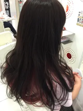 カラー 稲荷 友美のヘアスタイル
