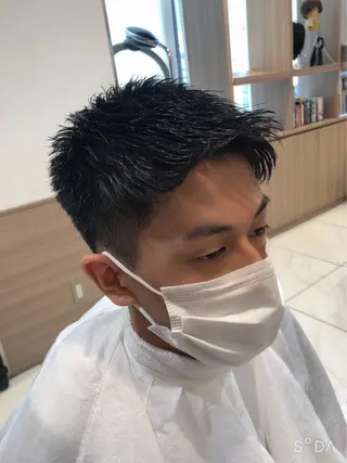 ショート メンズ ハイトーン特化 川井優汰のヘアスタイル