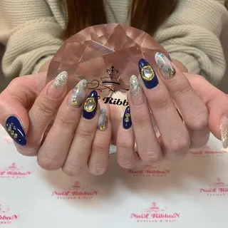 ネイル ネイルリボン 受付スタッフのネイルデザイン