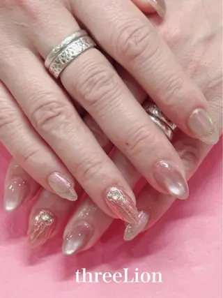 ネイル threeLion　ネイル&アイラッシュサロン所属・threeLion ネイル&アイラッシュのネイルデザイン
