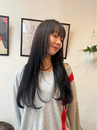 ロング カラー illatos あやののヘアスタイル