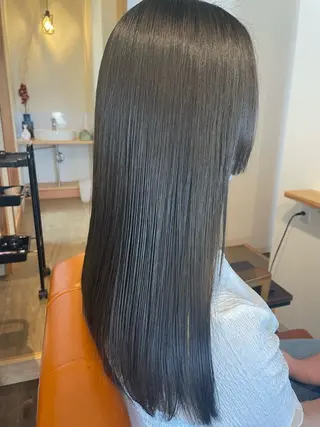 ロング ラピスREIKA (女性限定)のヘアスタイル