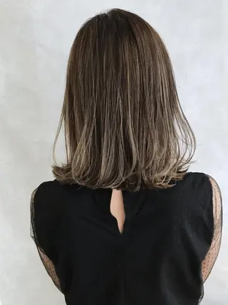 ショート カラー MOU namba ムウナンバのヘアスタイル