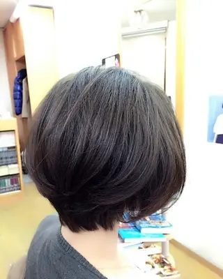 ショート カラー 中野 靖志のヘアスタイル
