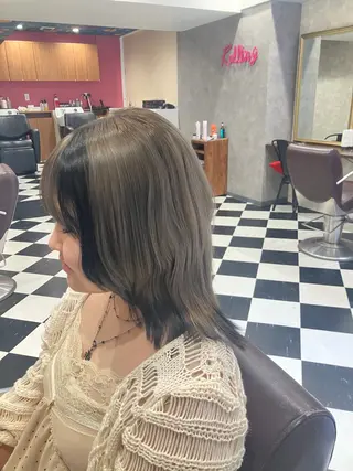 ミディアム カラー yuumi 👱🏻‍♀️のヘアスタイル