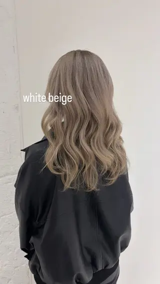 ロング カラー 🍓ハイトーンカラー 🎀nene🍓のヘアスタイル