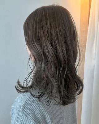 ミディアム カラー TRENCH 自由が丘所属・TRENCH　相澤 果歩のヘアスタイル