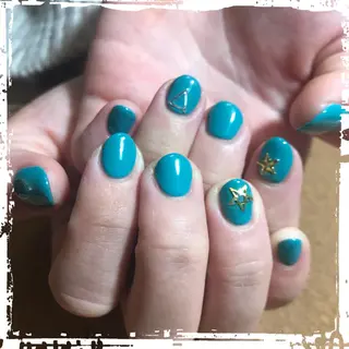 ネイル ECLAT エクラ所属・寺山 千鶴のネイルデザイン