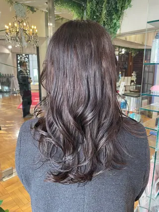 ロング 韓国風レイヤーカラー ライムのヘアスタイル