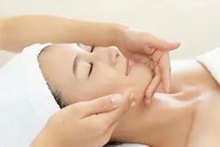 REBORN所属 藤木あおいのエステ・リラクイメージ
