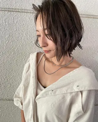 ショート カラー 寺本 早希のヘアスタイル