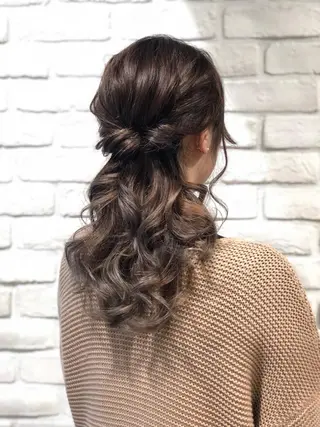 ロング カラー ヘアアレンジ ベージュカラー🧸 伊藤なつみのヘアスタイル