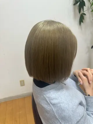 ショート カラー 林 萌恵のヘアスタイル