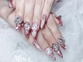 ネイル Queenie 🦋のネイルデザイン