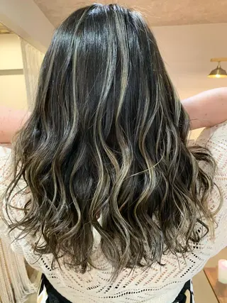 セミロング yoshihara yuukiのヘアスタイル
