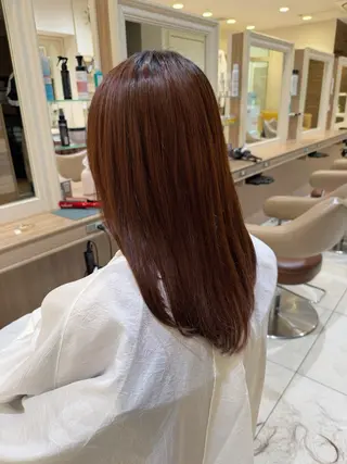 セミロング ハイトーンカラー☁️ 西條 楓花のヘアスタイル