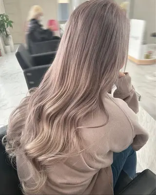 カラー mignon あゆみのヘアスタイル