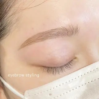 アイブロウ WHITE EYE honoka🌙の眉毛・アイブロウイメージ