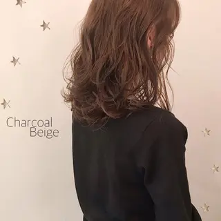 ミディアム カラー 市川 千夏のヘアスタイル